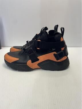 Mens Nike Huarache Black and Orange size 8.5